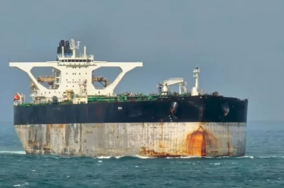 Європа не отримує дизелю, бо танкери з пальним розгортаються посеред Атлантики